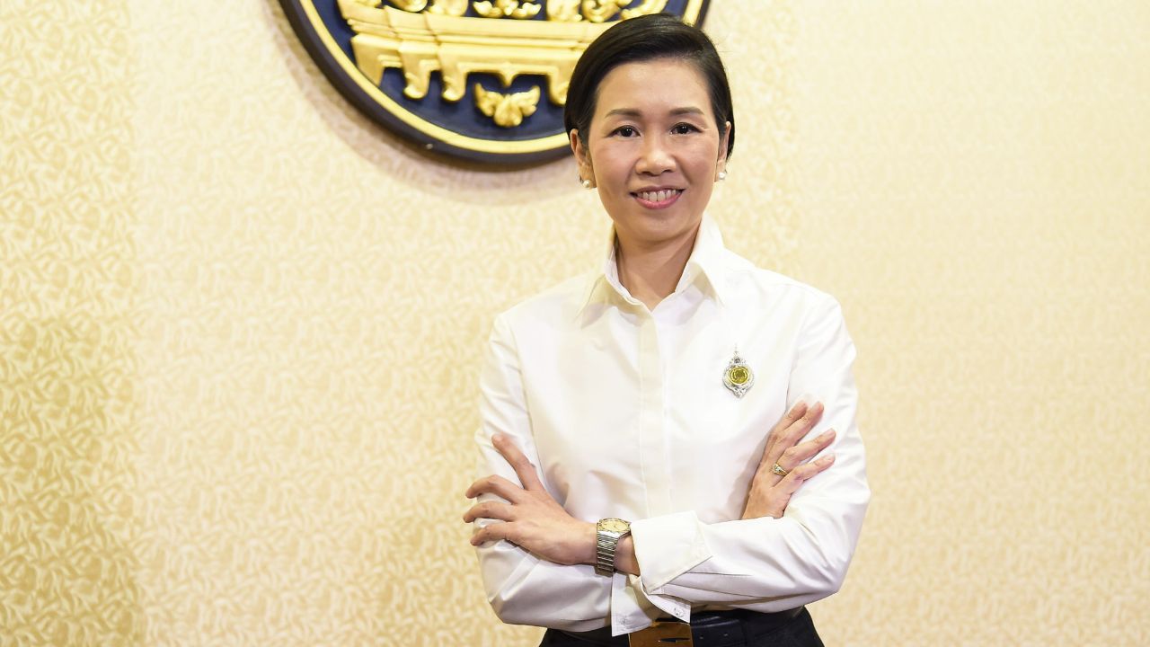 'รัชดา' เมินโต้ 'ศิริกัญญา' ปมค้านเคาะคนละครึ่งพลัส ยันรัฐบาลจ่อคลอดแพ็คเกจช่วยค่าไฟ-ปุ๋ย