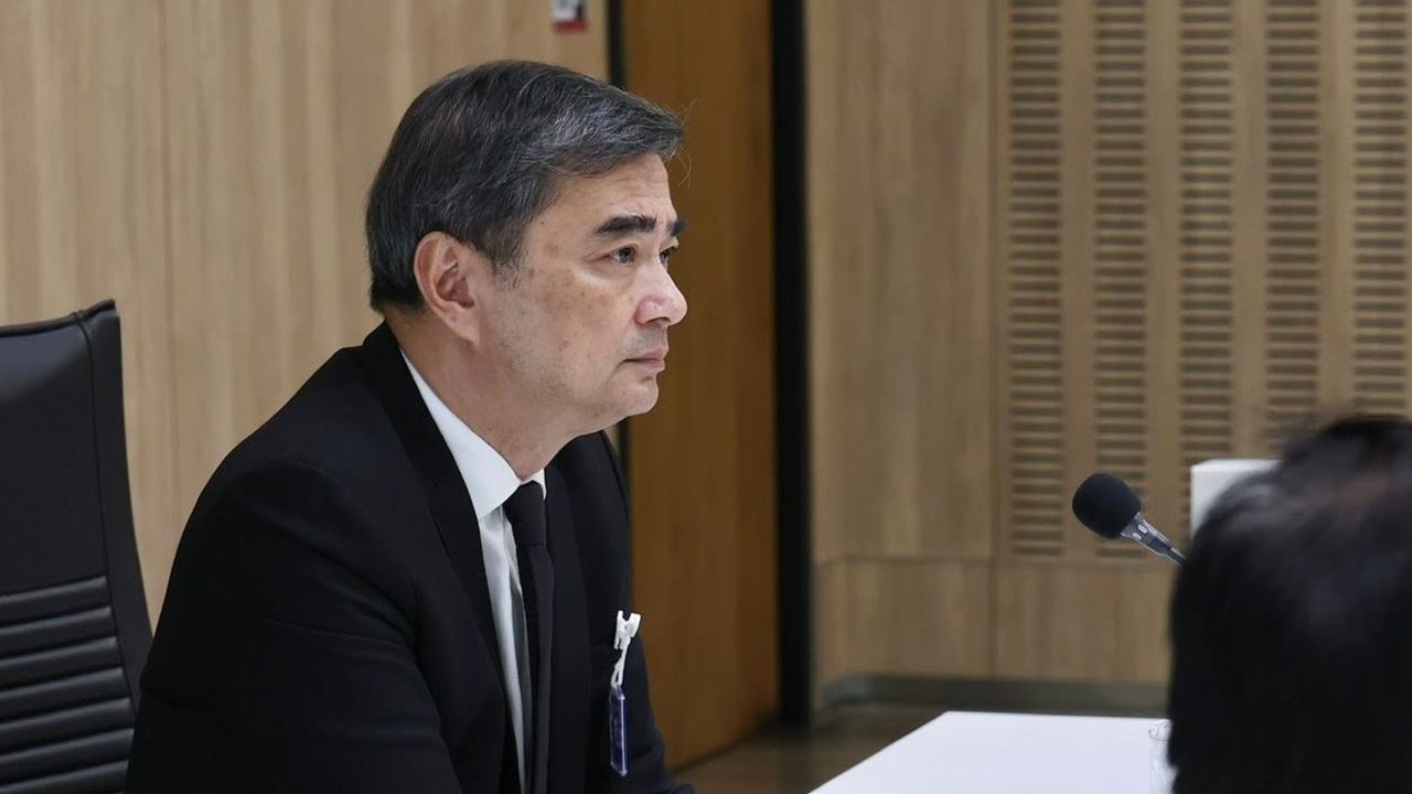 'อภิสิทธิ์' ฉะรัฐบาลแก้วิกฤติพลังงาน-ของแพงไม่ตรงจุด ติงนายกฯ ติดบริหารแบบเอกชน