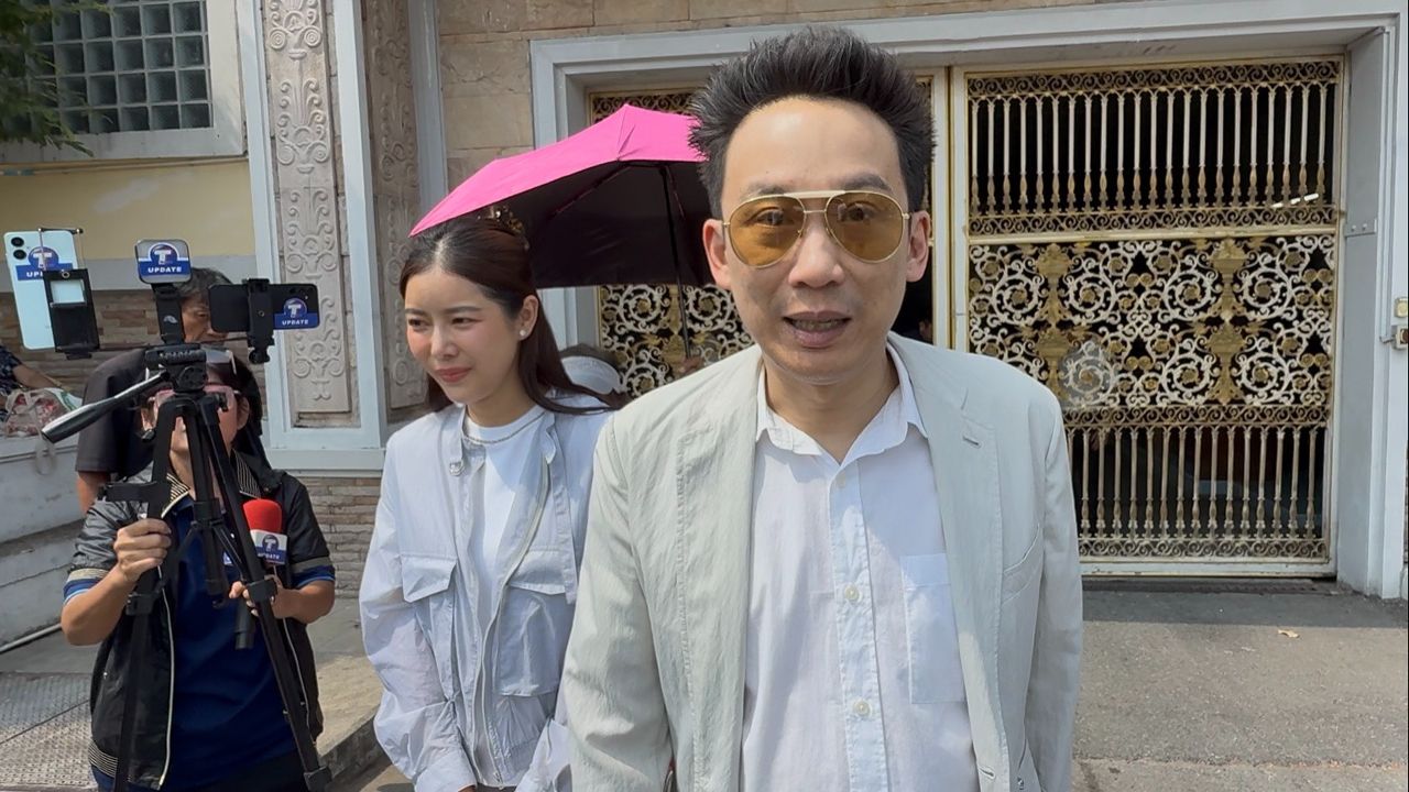 'โอ๊ค' เผย 'ทักษิณ' สุขภาพแข็งแรงดี นับวันรอพ้นเรือนจำ