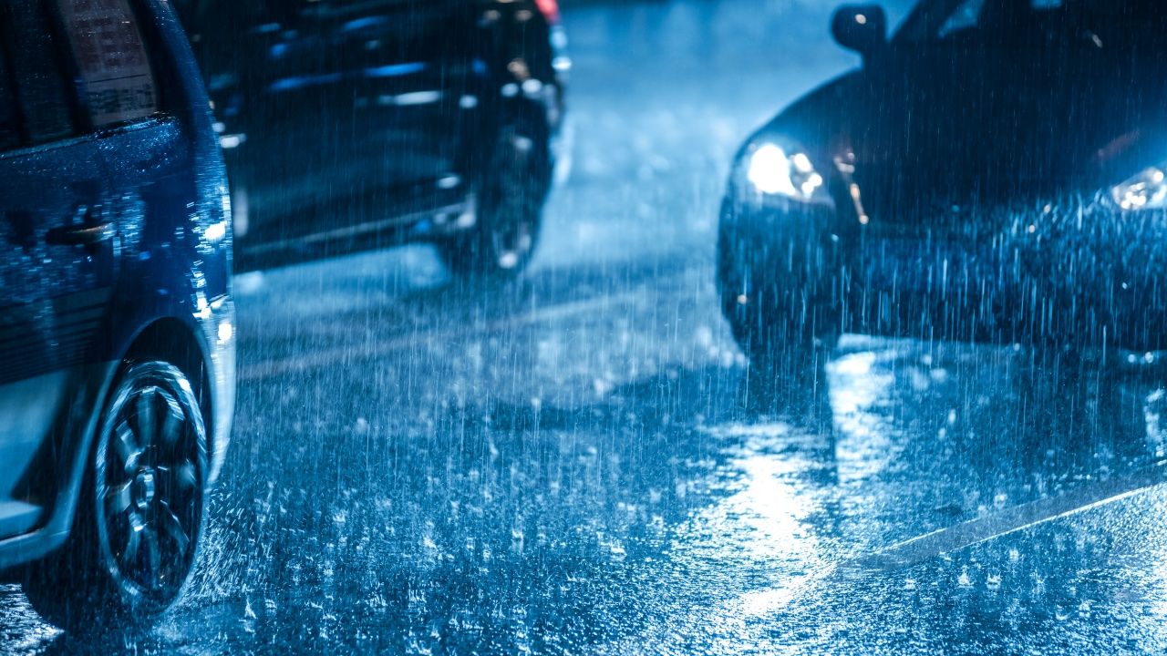 เตือน 'พายุฤดูร้อน' บริเวณไทยตอนบน เช็กจังหวัดเตรียมรับมือฝน 16-20 เม.ย.