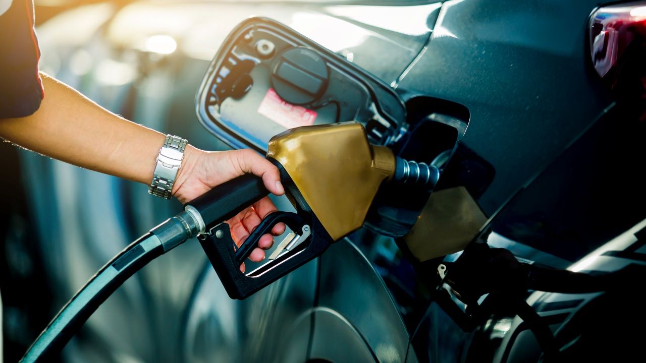 กบน. เคาะปรับลดราคาดีเซล 1.50 บาท และเบนซิน 0.50 บาท มีผลพรุ่งนี้ 17 เม.ย. 69