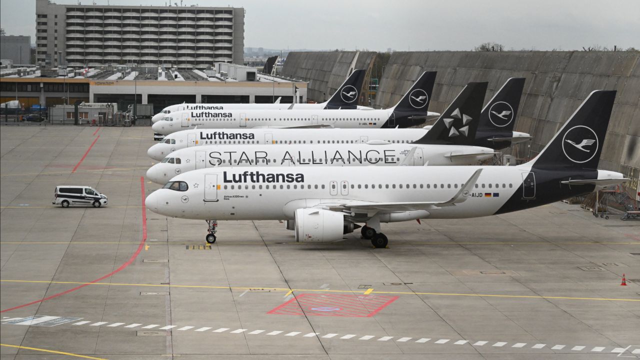 ยุโรปเสี่ยงน้ำมันเครื่องบินหมด อาจเหลือใช้ได้เพียง 6 สัปดาห์ เสี่ยงยกเลิกเที่ยวบินฤดูร้อน