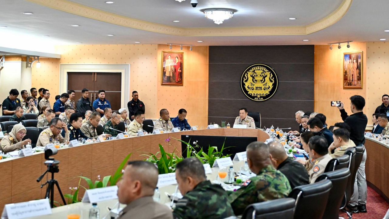 นายกฯ มอบนโยบาย ศอ.บต. ยึดหลัก เข้าใจ-เข้าถึง-พัฒนา ย้ำชัดมาช่วยทำงานไม่ได้ฟื้นฝอยหาตะเข็บ