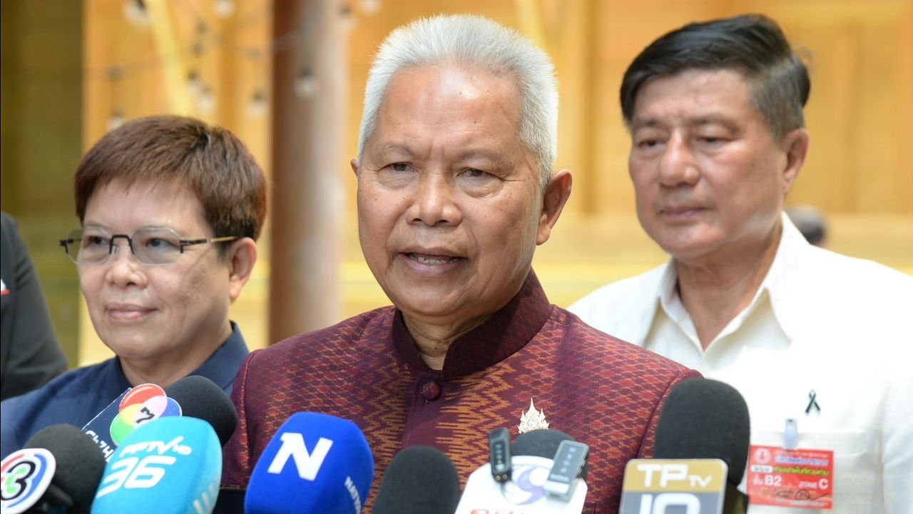 'โสภณ' ทำบุญสงกรานต์รัฐสภา ถือฤกษ์มงคลเปิดร้านอาหารสำหรับ สส.