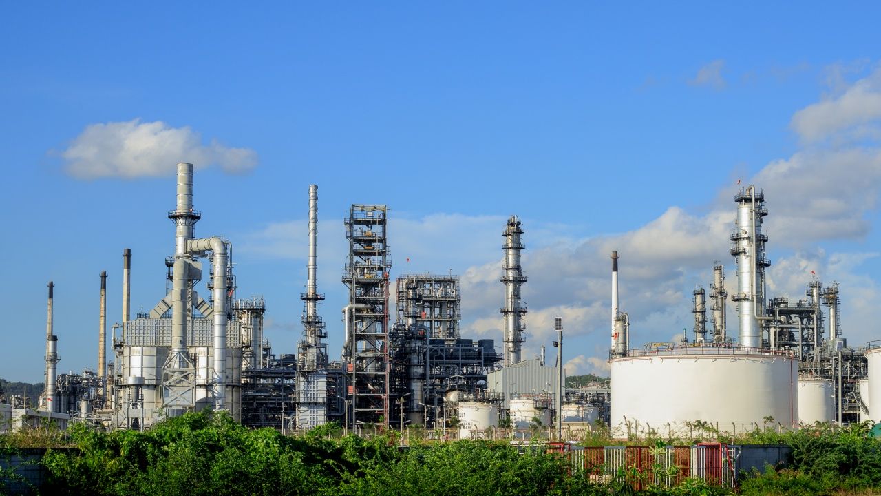 โรงกลั่น APAC ทยอยลดกำลังการผลิต บางแห่งถึงขั้นหยุดเดินเครื่องชั่วคราว