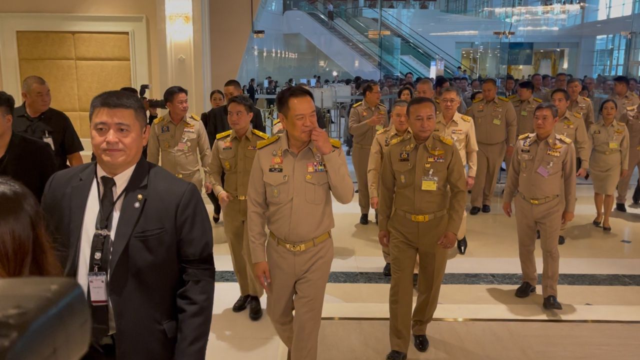 นายกฯ รูดซิปปากเลี่ยงตอบสื่อ ถามปม PM2.5 บอก ขอไปเชียงใหม่ก่อน