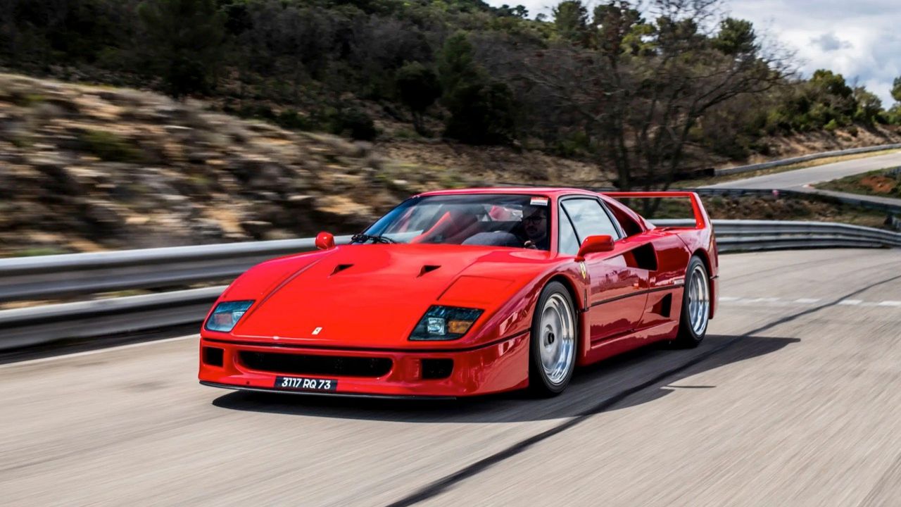 ย้อนตำนานรถซิ่งยุค 90' Ferrari F40 Iconic Supercar