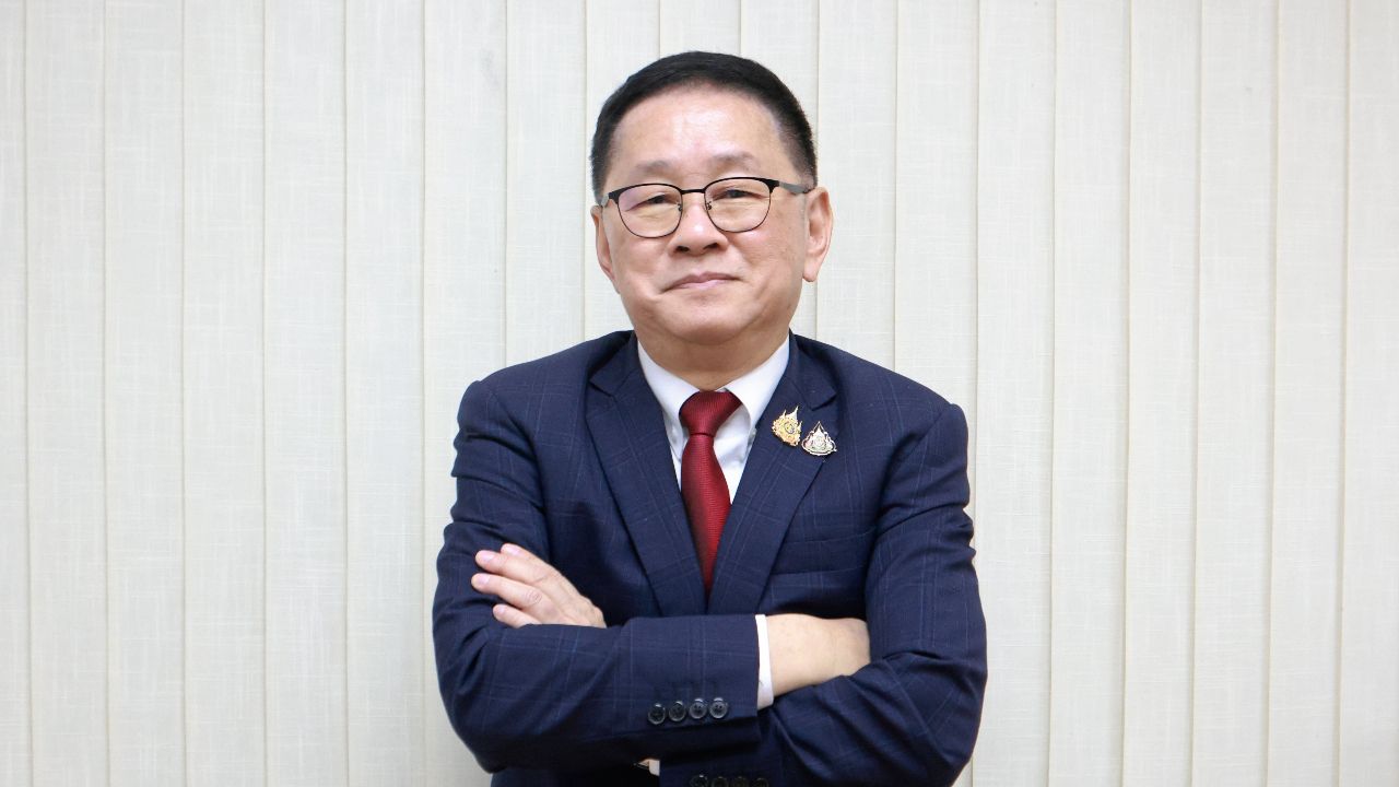 'ประเสริฐ' ยันเพื่อไทยไม่ทิ้งสนามเลือกตั้ง กทม. แจงยังไม่ได้หารือปมรัฐมนตรีลาออก สส.