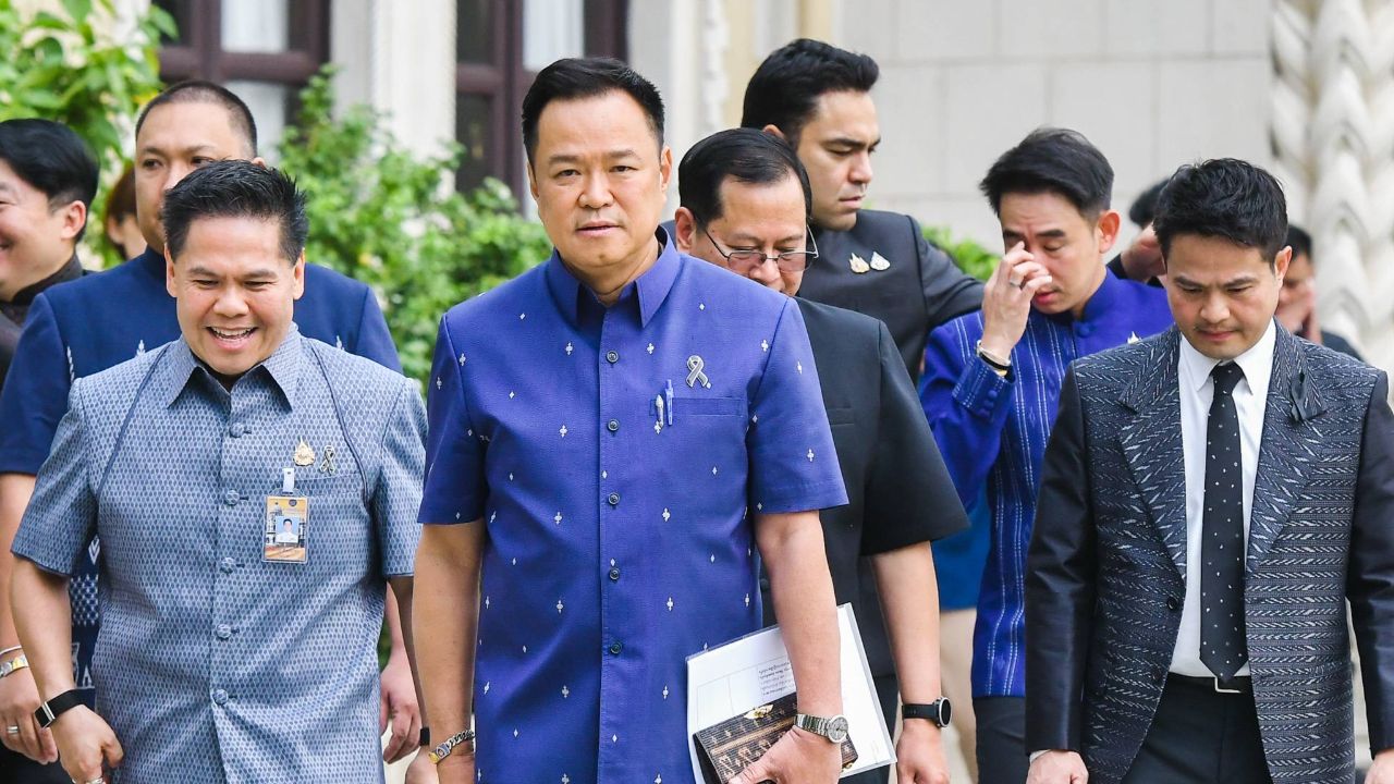 นายกฯ เรียก 'สีหศักดิ์-ปกรณ์' คุยก่อนถก ครม. วันนี้ไม่มีรัฐมนตรีลาประชุม