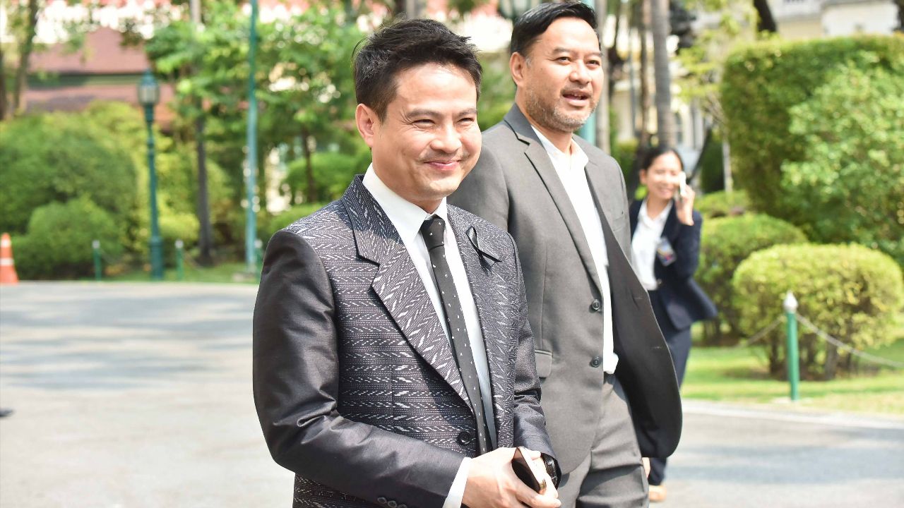 'ภราดร' เผยคนละครึ่งพลัส - 'รถเก่าแลกรถใหม่' ยังไม่เข้าครม.สัปดาห์นี้