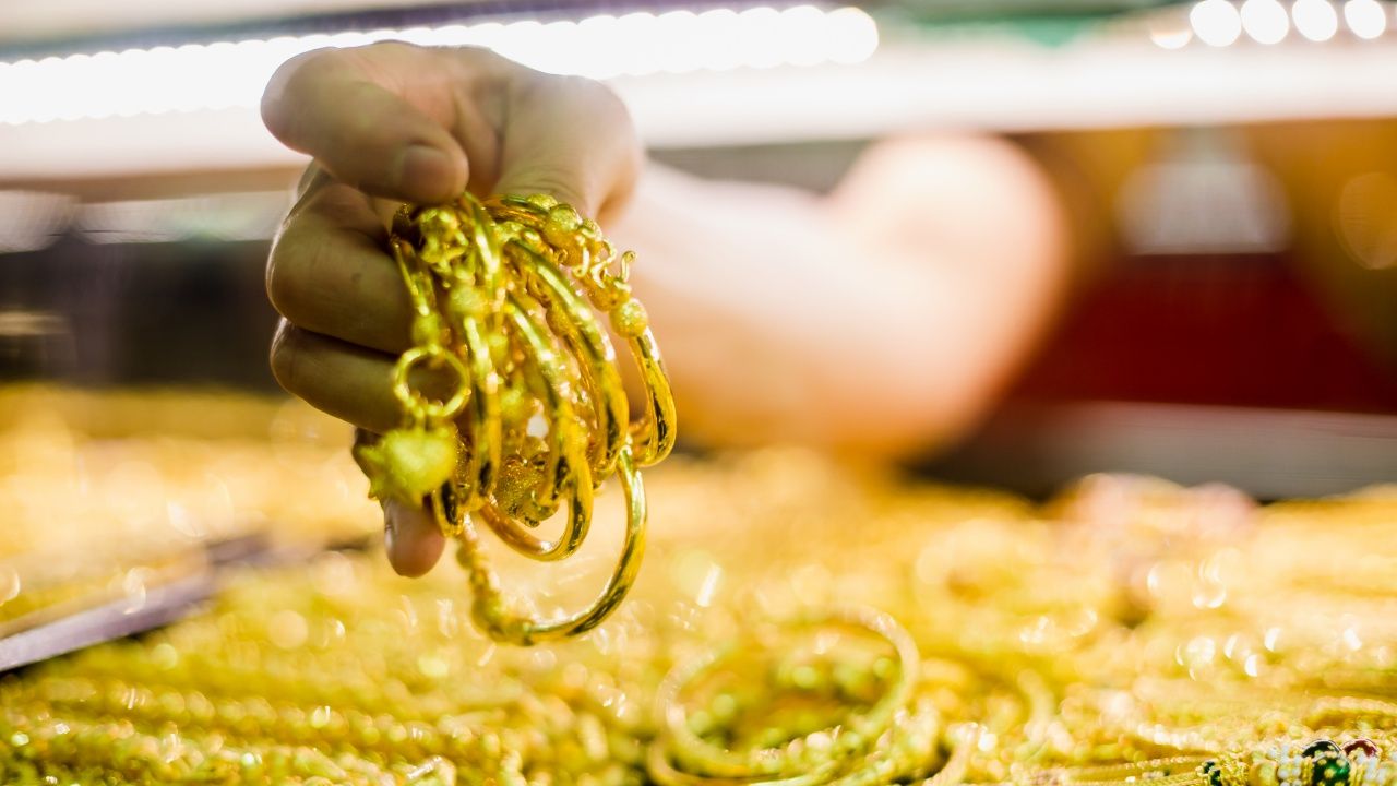 อัปเดตราคาทองวันนี้ 21 เม.ย. 69 ปิดตลาดปรับลด 50 ทองรูปพรรณขายออก 73,550 บาท