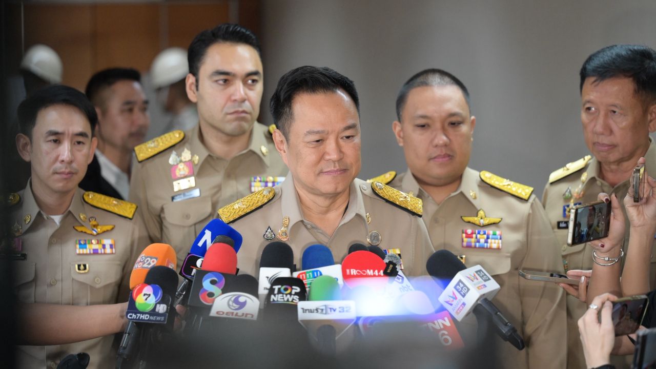 'อนุทิน' ไม่ตอบ ป.ป.ช. ยกคำร้องคดี 'ศักดิ์สยาม' ซุกหุ้น เมิน ปชน. มอง 2 มาตรฐาน