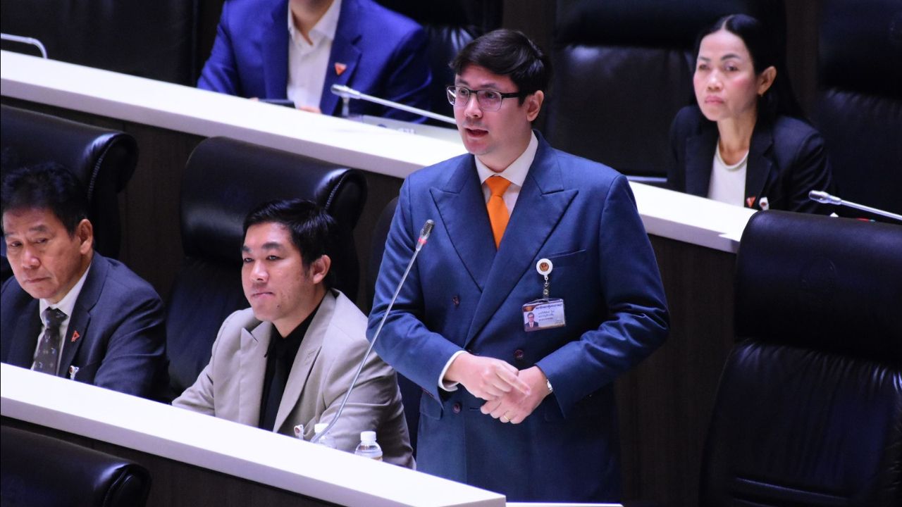 'โรม' แฉเครือข่าย 'เสี่ยตือ' กักตุนน้ำมันโยงบิ๊กการเมือง 'เอกนัฏ' ลั่นจับหมดไม่สนพรรคใคร