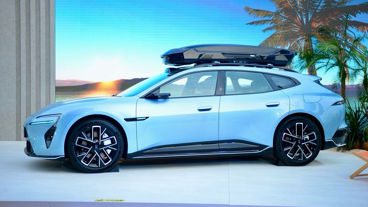 AVATR เปิดตัวรถยนต์ไฟฟ้ารุ่นใหม่ 06T Station Wagon (Shooting Brake)