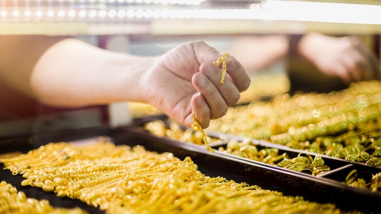 อัปเดตราคาทองวันนี้ 23 เม.ย. 69 ปิดตลาดปรับลด 250 ทองรูปพรรณขายออก 73,000 บาท