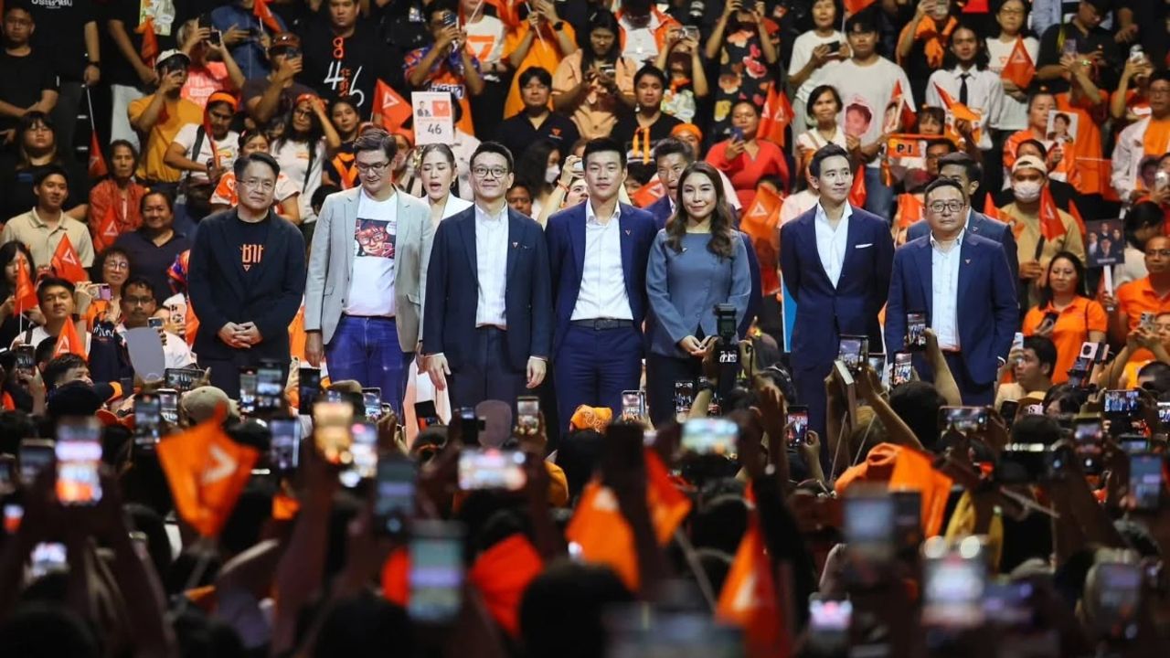 'พิธา' ซัด 'นิติสงคราม' ใช้มาตรฐานจริยธรรมแบบไร้กฎเกณฑ์ เพื่อทำลายฝ่ายตรงข้าม