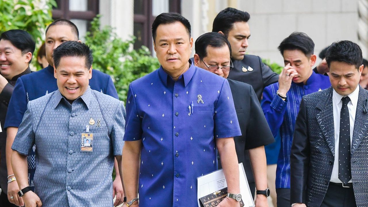 มาตรการช่วยค่าครองชีพ 'รัฐบาลอนุทิน' โพลชี้เหมาะสมดีแล้ว แต่เพิ่มเงินบัตรคนจนน้อยไป