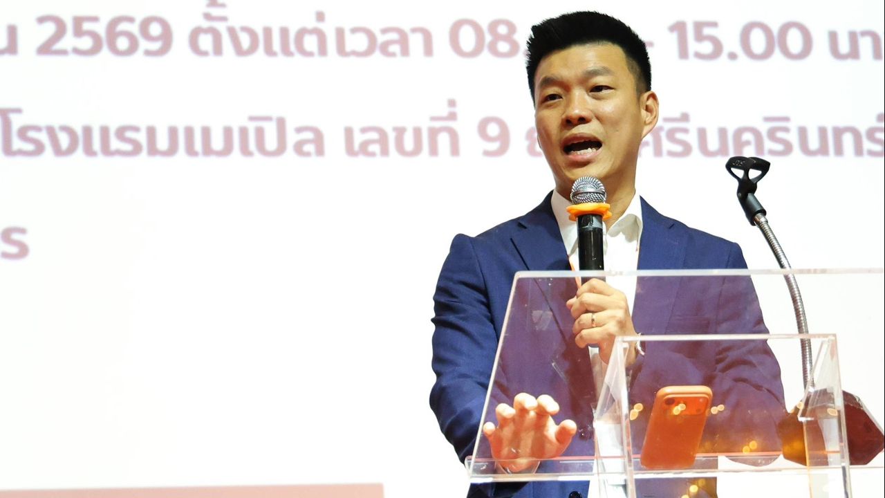 'เท้ง' ชี้รัฐบาล 'อนุทิน' ดูเข้มแข็งนอก แต่ภายในเปราะบาง เตรียมตั้ง ครม. เงา ตรวจสอบรัฐบาล