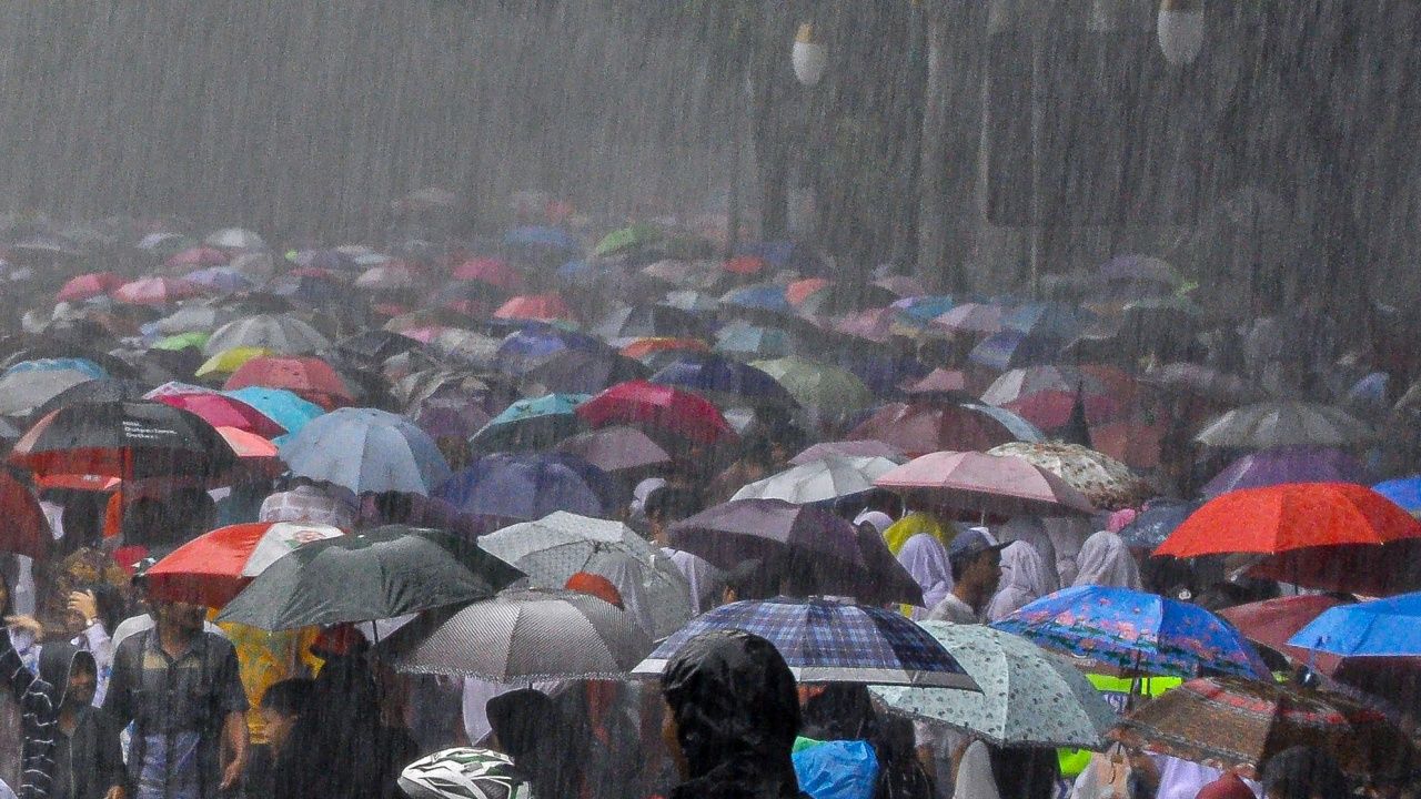 ประกาศฉบับ 2 เตือน 'พายุฤดูร้อน' เช็กรายชื่อจังหวัดที่ได้รับผลกระทบจาก 'ฝนตกหนัก'