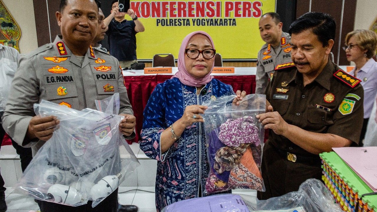 อินโดนีเซียรวบ 13 ผู้ต้องหา ทารุณกรรมเด็กในสถานรับเลี้ยง มัดมือเท้า-ขังห้องแคบ จ่อคุก 5 ปี