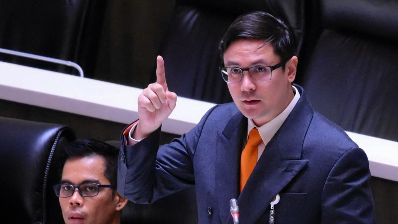 ลดเสา-ตัดเน็ตผิดจุด คนชายแดนเดือดร้อน 'โรม' จี้รัฐหาวิธีคุมสัญญาณอยู่ในไทย