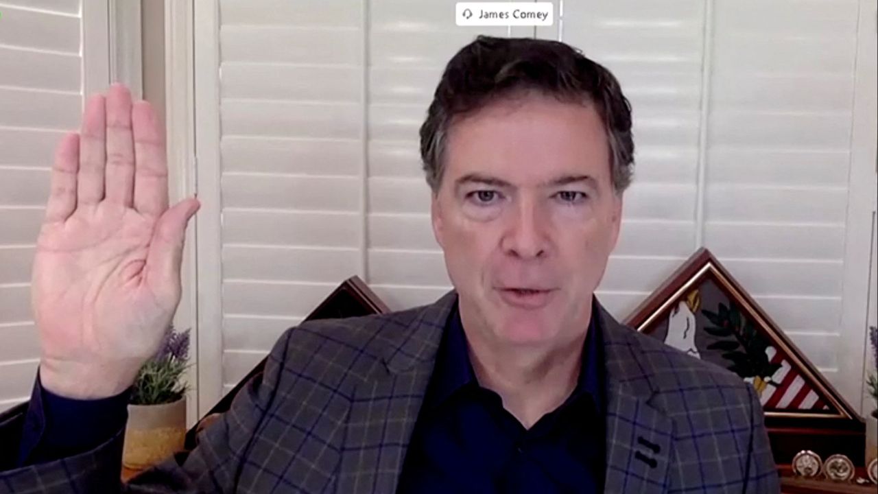 สหรัฐฯ ตั้งข้อหา 'เจมส์ โคมีย์' อดีต ผอ. FBI ขู่เอาชีวิต 'ทรัมป์' ในอินสตาแกรม