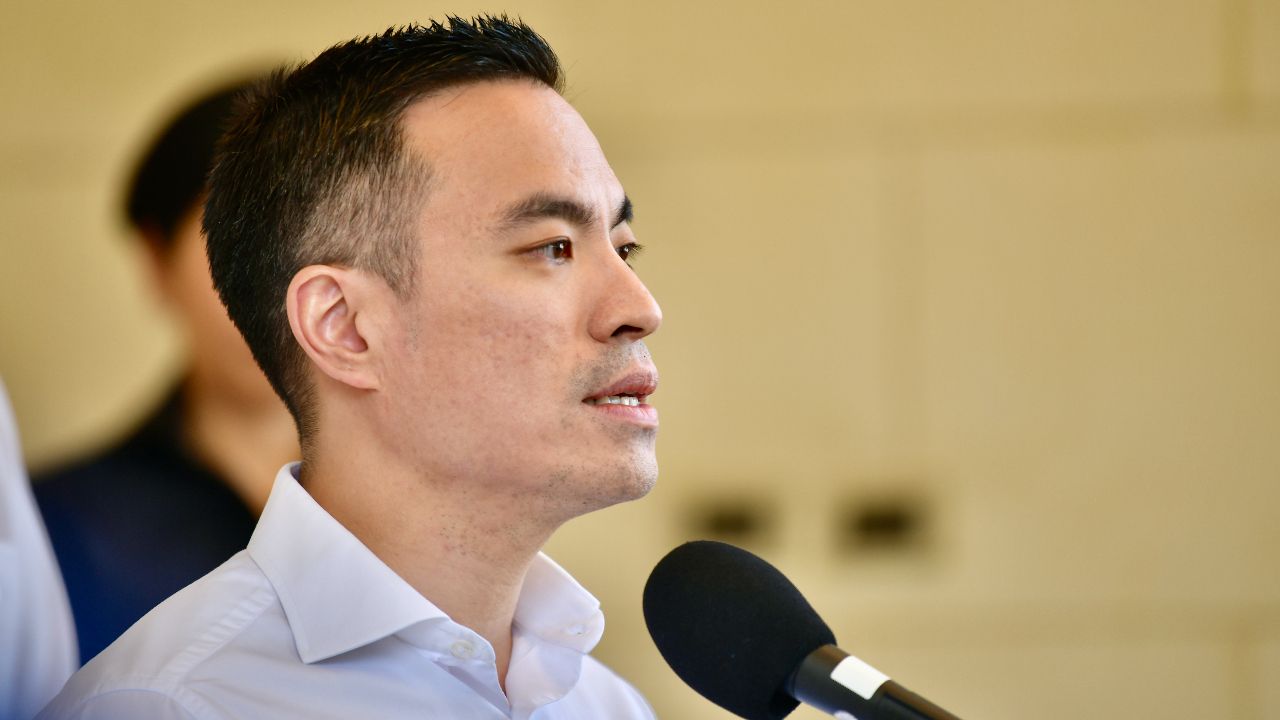 'เอกนัฏ' ปลดล็อกโควตาโซลาร์รูฟท็อปรับซื้อไม่อั้น หนุนเปลี่ยนหลังคาบ้านเป็นโรงไฟฟ้า