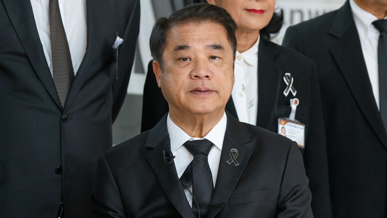 'สุริยะ' ปฏิเสธย้ายอธิบดีกรมฝนหลวง เพราะไม่ให้หลานเข้าพบ ยันต้องการคนคล่องตัว ไม่ใช่คนใกล้เกษียณ