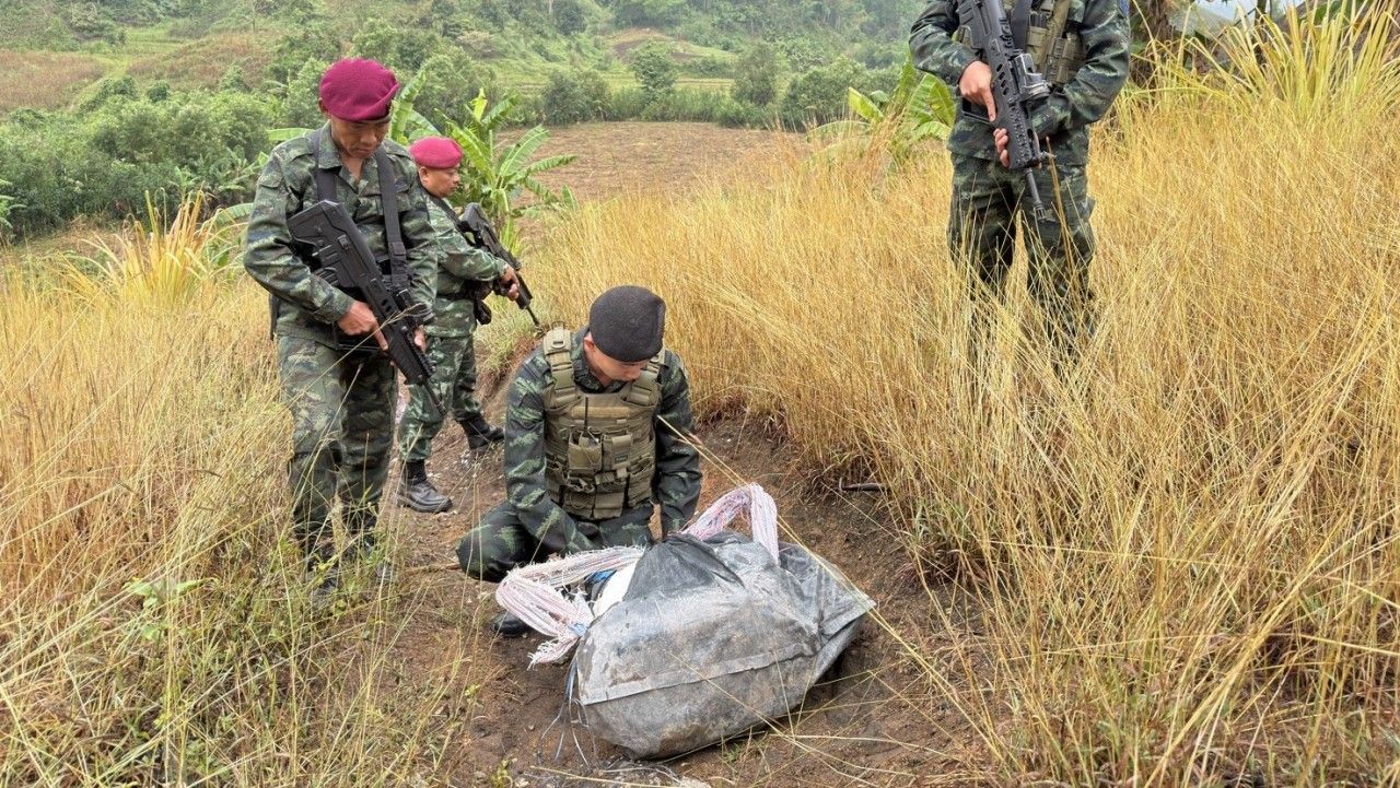 ปะทะแก๊งยาฯ เป่าดับ 2 ศพ ยึดยาบ้า 2.4 ล้านเม็ด ชายแดนแม่ฟ้าหลวง