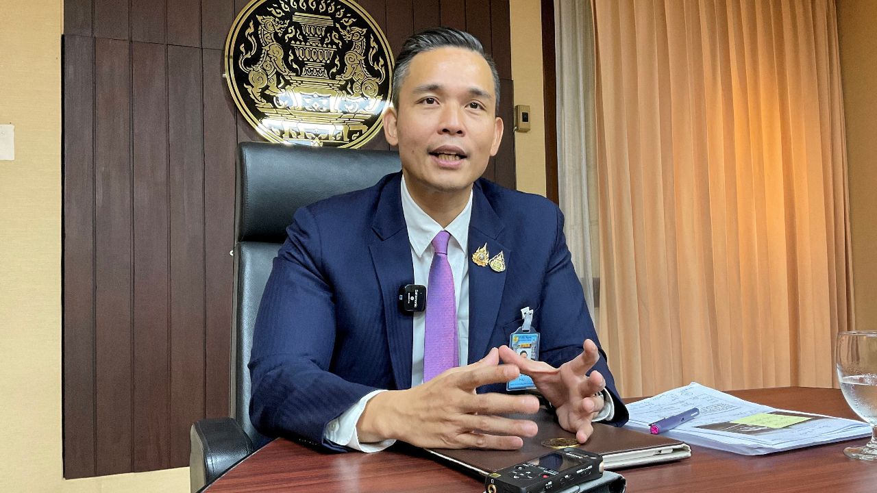 'ศึกษิษฏ์' ไม่ห่วง 'เรืองไกร' ร้อง 'สุริยะ' มั่นใจทุกอย่างถูกต้อง ไม่กระทบงานกระทรวง