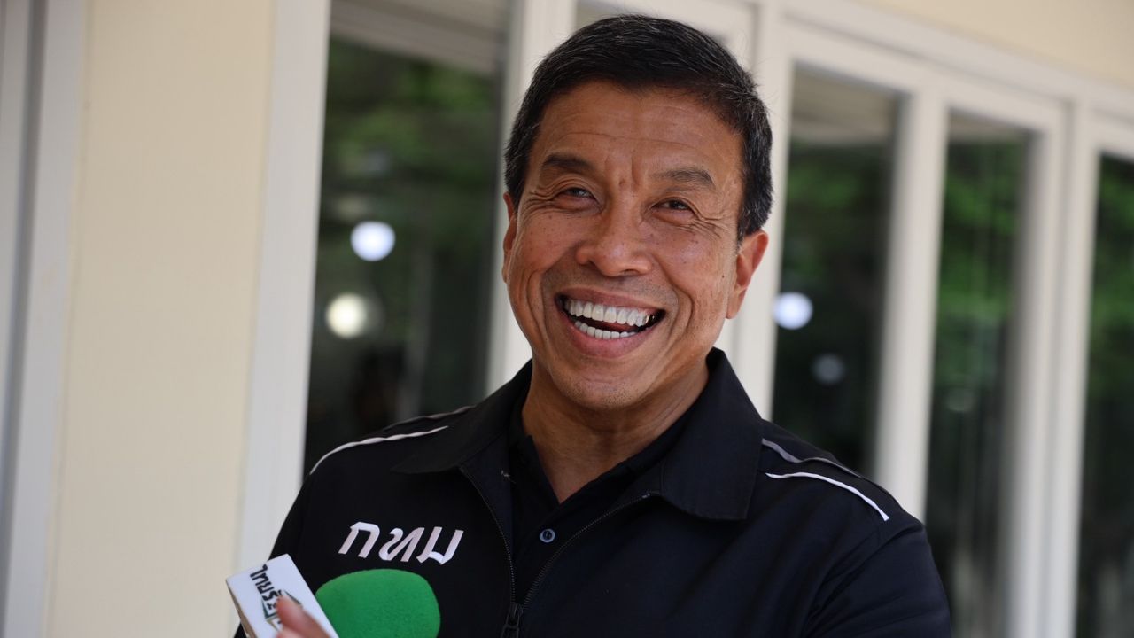 'ชัชชาติ' เผยก่อน 21 พ.ค. ประกาศความพร้อมสมัครผู้ว่าฯ กทม. ปัดข่าวดีล ปชน.