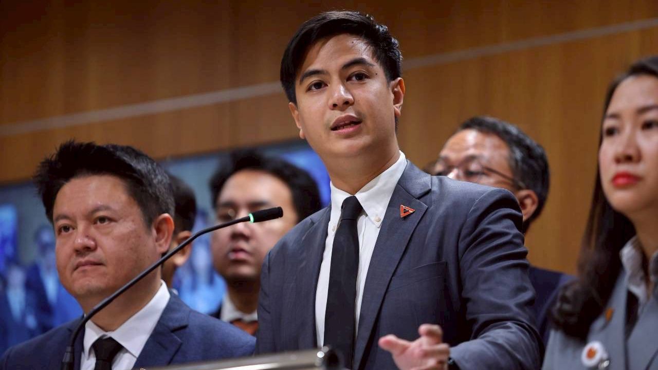 'พริษฐ์' ชวนจับตาประชุม ครม. พรุ่งนี้ กฎหมายฉบับไหน 'ไปต่อ' หรือ ถูก 'ปัดตก'