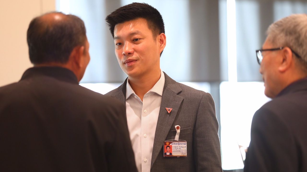 พรรคประชาชน ประชุม ครม.เงานัดแรก 'เท้ง' ย้ำเป็นกลไกยกระดับตรวจสอบรัฐบาล