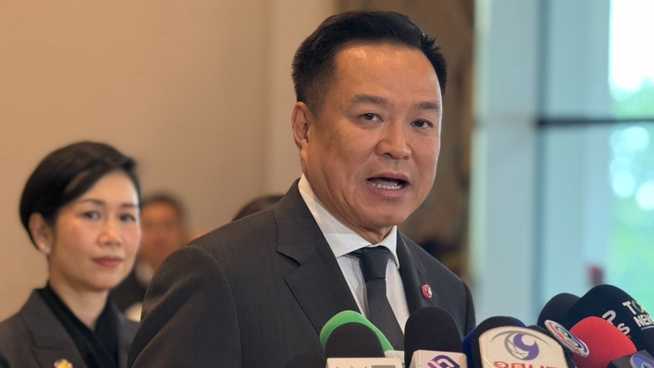 นายกรัฐมนตรี เดินทางไป ฟิลิปปินส์ ประชุมอาเซียน ย้ำไม่ต้องห่วงเจอผู้นำ 'กัมพูชา'
