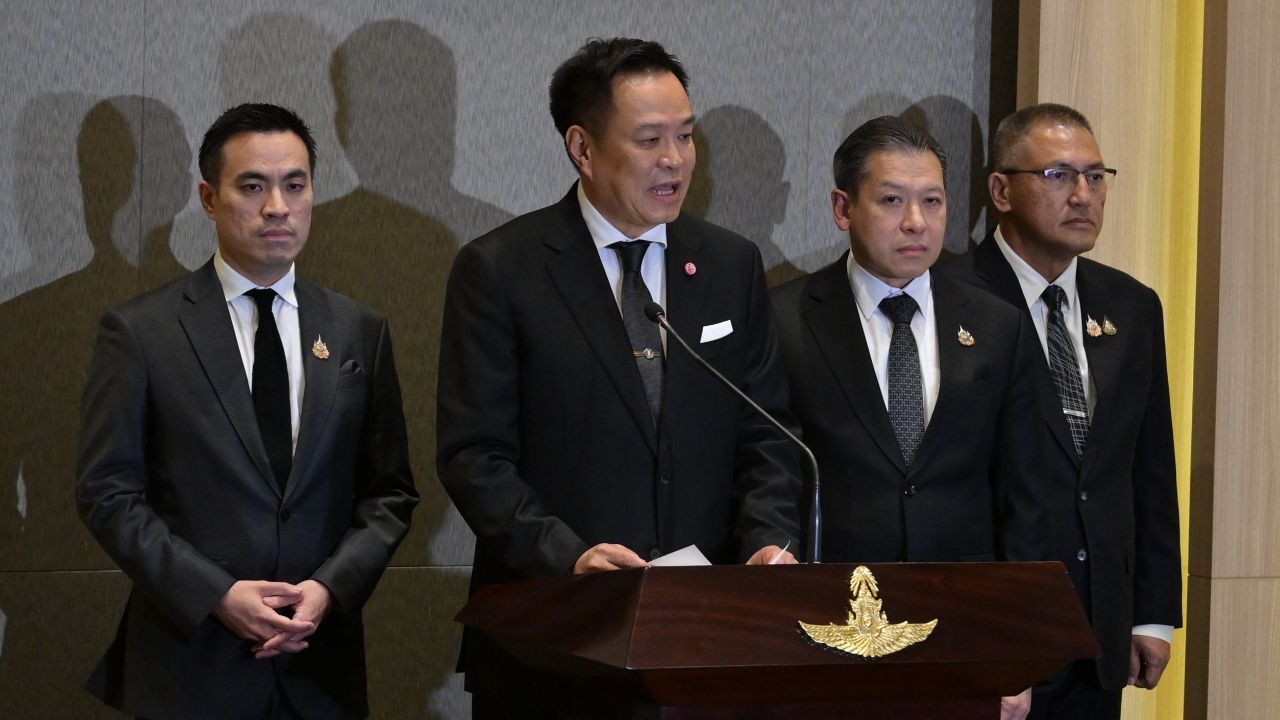 'อนุทิน' สั่งขยายผลเข้มข้นหาตัวผู้เกี่ยวข้อง เหตุชายชาวจีนขนอาวุธสงคราม