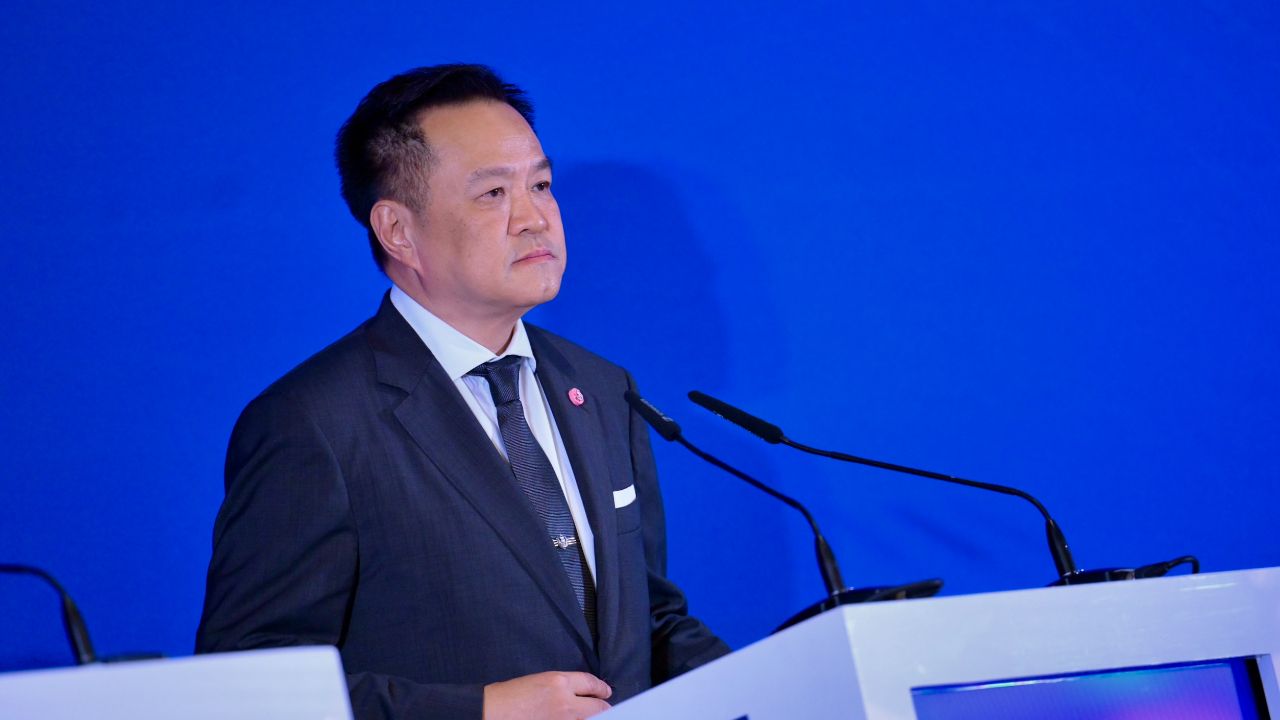 'อนุทิน' บอกเป็นกาวหมดอายุแล้ว ไม่ขอก้าวก่ายอดีตบิ๊กมหาดไทย จ่อฟ้อง 'ปลัด มท.'