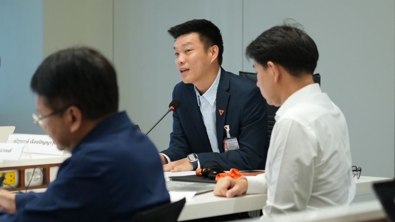 'เท้ง' นำประชุม ครม.เงา พรรคประชาชน จี้รัฐบาลเร่งเคาะ 3 เรื่องด่วนในสัปดาห์นี้