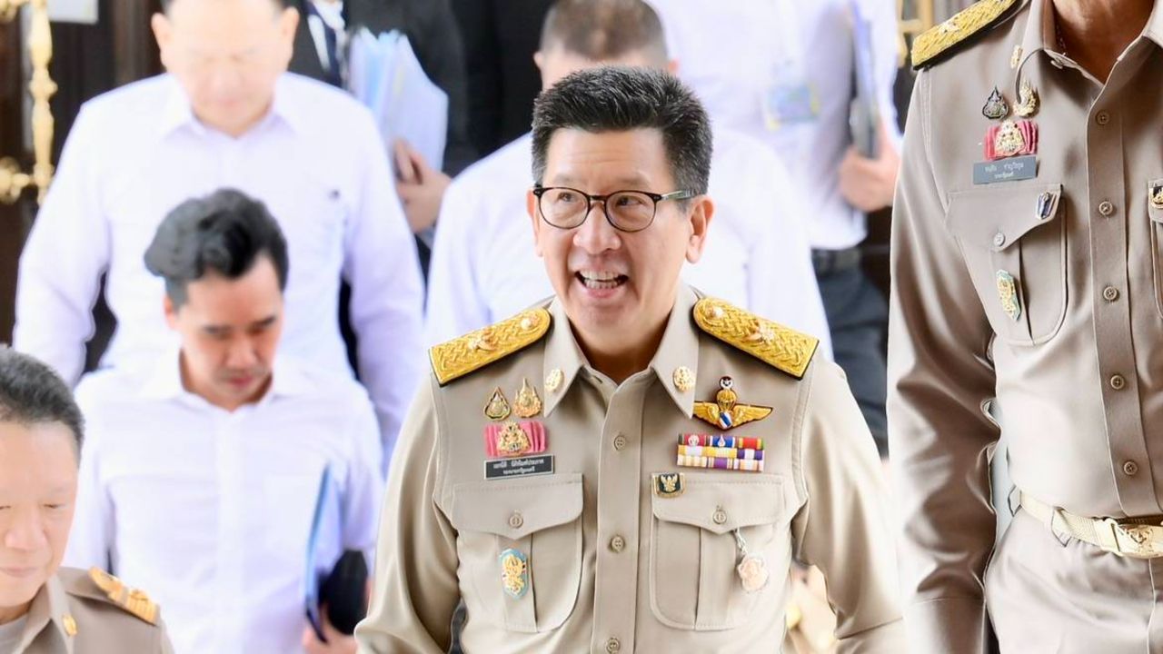'เอกนิติ' เทียบอดีต พ.ร.ก.กู้เงิน ไทยเข้มแข็ง ยุคประชาธิปัตย์ ก็มีเพียง 4 หน้า