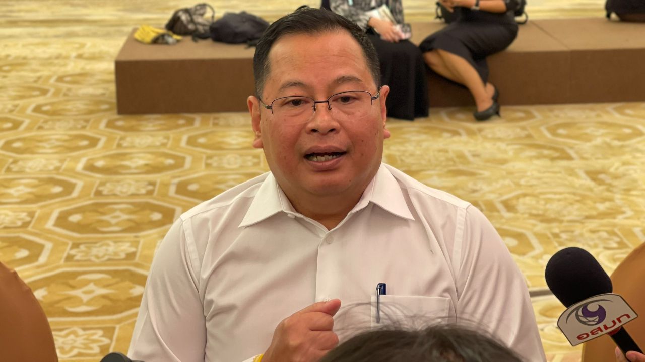 'ปกรณ์' มั่นใจรัฐบาลเดินหน้าเงินกู้ 4 แสนล้านไม่สะดุด