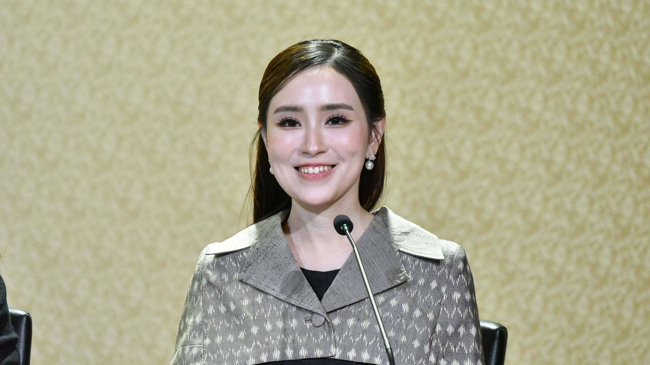 ครม. มีมติแต่งตั้ง 'ร.อ.หญิงภัทร์ดารัสมิ์ ทองสลวยกร' นั่งรองโฆษกรัฐบาลคนที่ 3