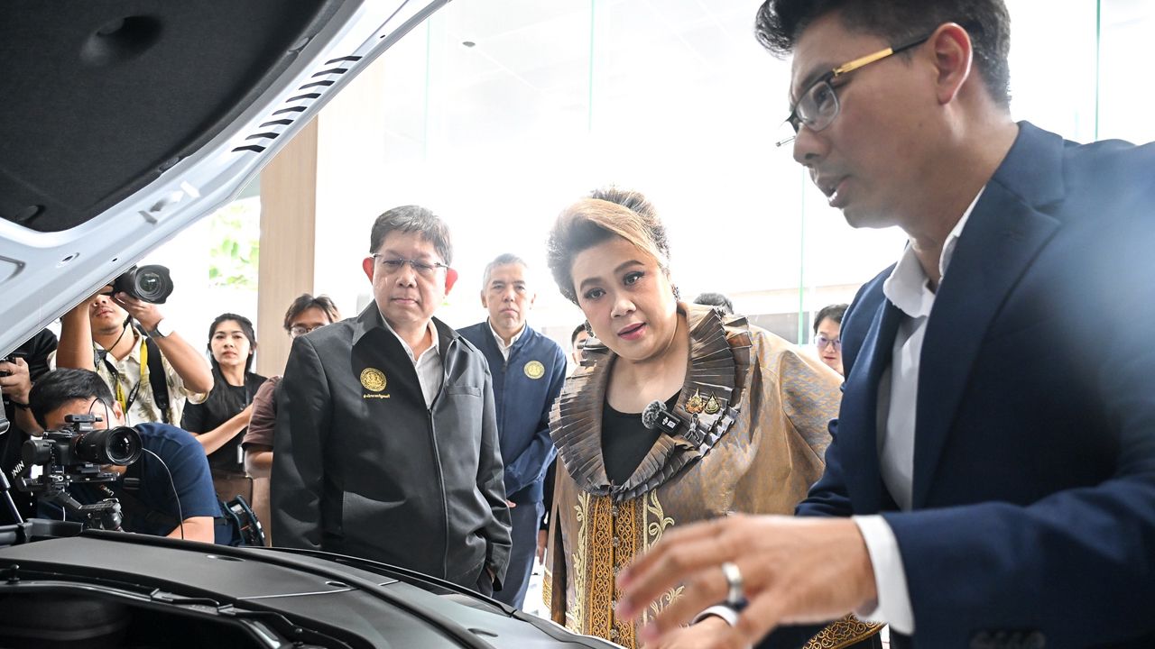 'ศุภมาส' ลุยตรวจโชว์รูมรถ EV คุมเข้มติดฉลากสินค้า ระบุ ระยะทางวิ่ง ให้ชัด ฝ่าฝืนคุก 6 เดือน
