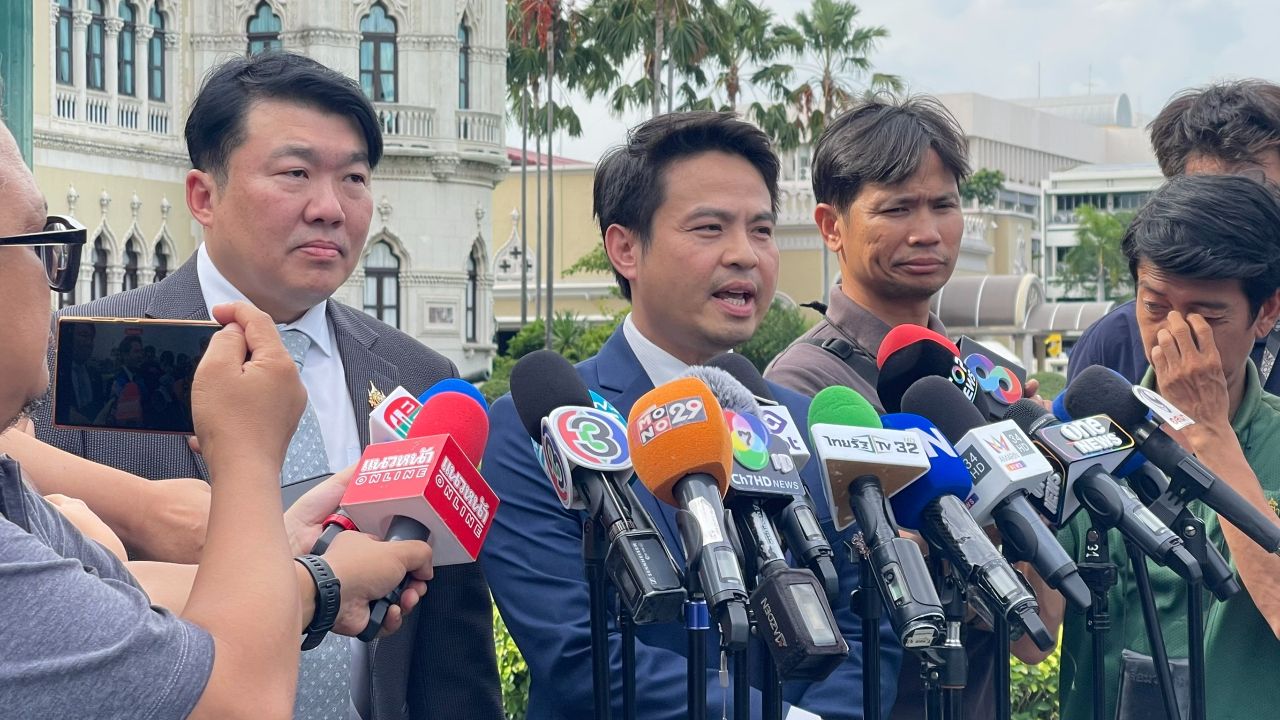 'ภราดร' แง้ม ภูมิใจไทยยกร่างรัฐธรรมนูญ เตรียมนำเข้าวงประชุมพรรค 19 พ.ค. นี้