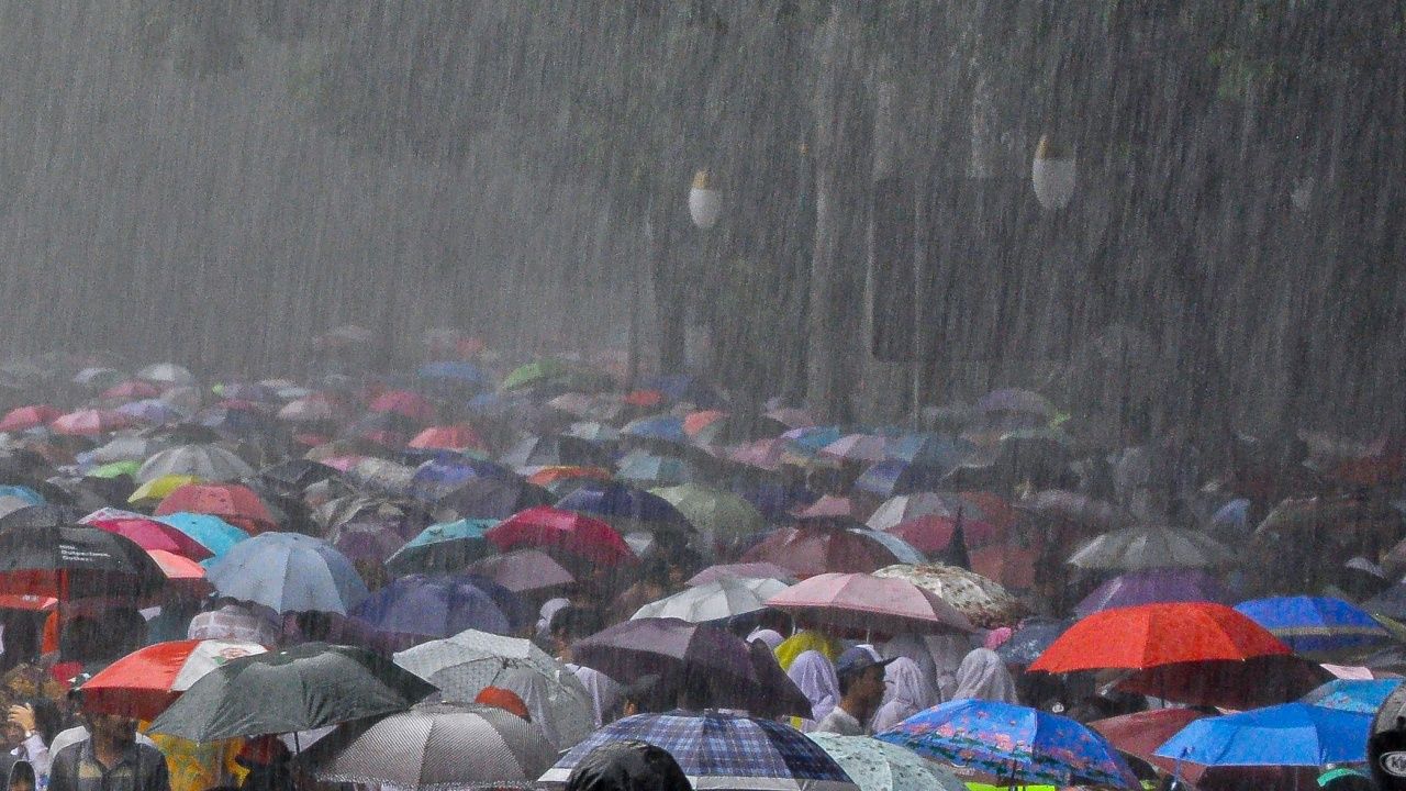 เตือนฉบับที่ 5 ฝนตกหนักถึงหนักมาก 15-18 พ.ค. เช็กจังหวัดที่คาดได้รับผลกระทบ