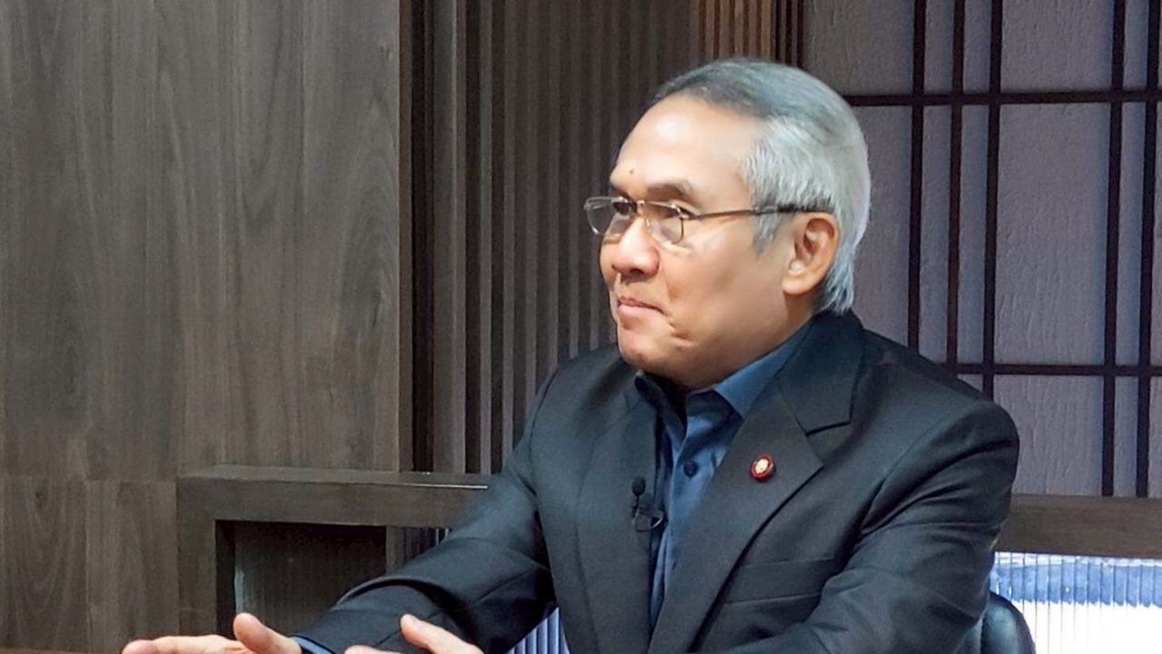 'สุรเดช' สอน 'เอกนิติ' อย่ามองแต่แง่บวก ค้านรัฐบาลออก พ.ร.ก.กู้เงิน 4 แสนล้าน