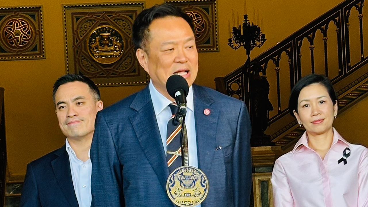 นายกรัฐมนตรี ขยายผลขบวนการออกใบชมพูให้ 'หมิง เฉิน ซัน' ใช้กลไก ปปง. สอบเส้นทางเงิน