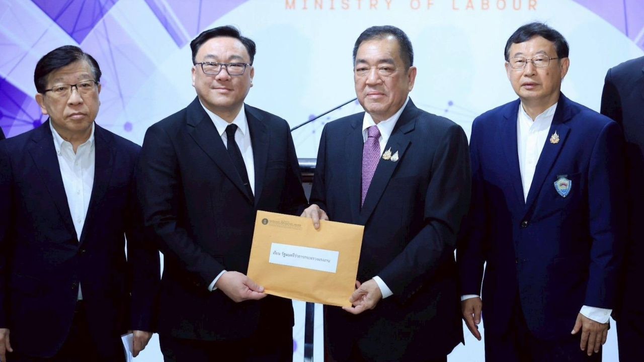 'จุลพันธ์' รับข้อเสนอ กกร. ขอต่ออายุแรงงานต่างด้าว-นำเข้าแรงงานประเทศใหม่ แก้ขาดแคลน 5 แสนราย
