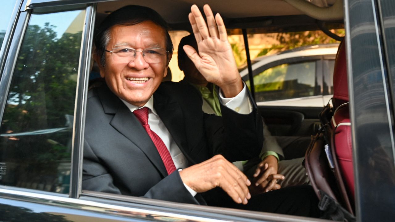 กษัตริย์กัมพูชาพระราชทานอภัยโทษ 'เขม โสกา' อดีตผู้นำฝ่ายค้าน