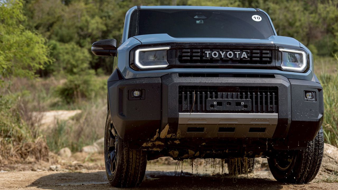 Toyota ยิ้ม LAND CRUISER FJ มาแรง คาดยอดจองทะลุ 2 พันคัน รักษาแชมป์เบอร์หนึ่งของตลาด