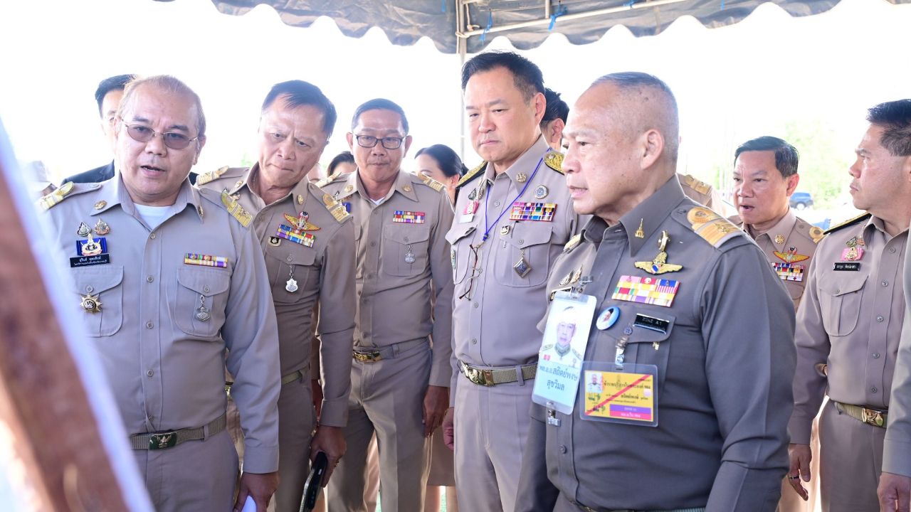 ราชเลขานุการในพระองค์ฯ - อนุทิน ลงพื้นที่เพชรบุรี ติดตามความก้าวหน้าโครงการพัฒนาจังหวัด