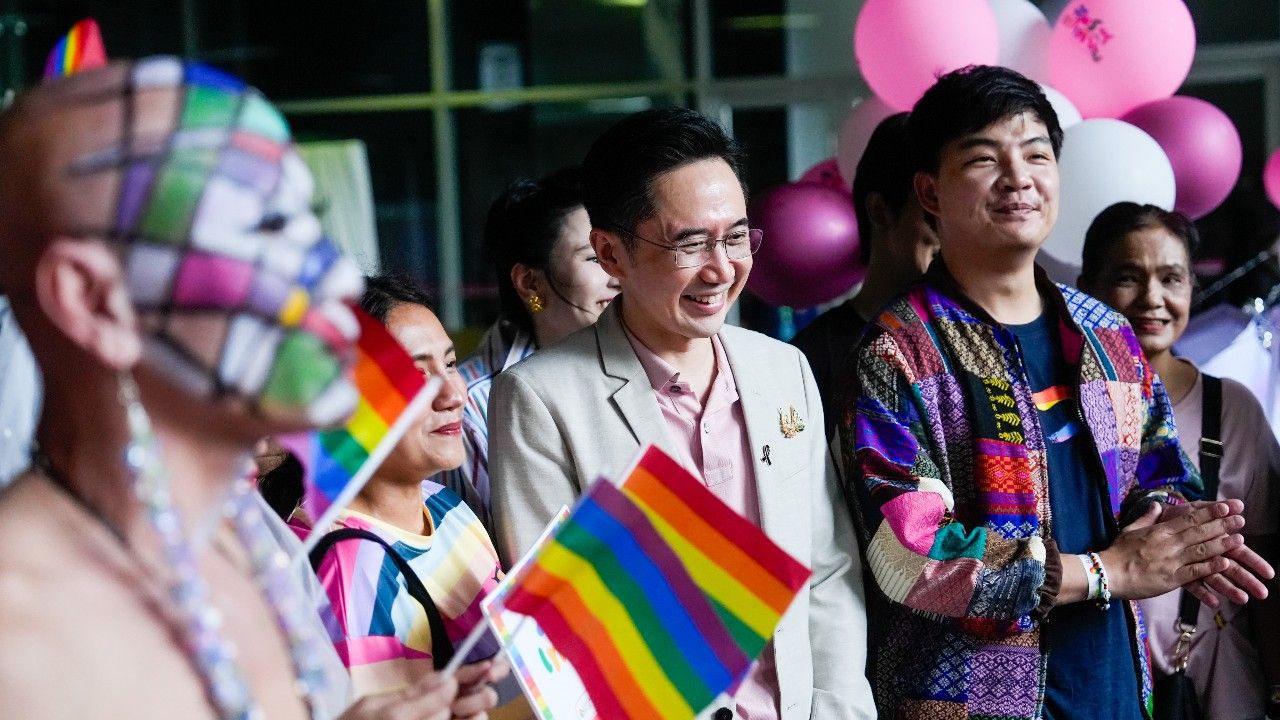 'ยศชนัน' นำพรรคเพื่อไทยร่วมขบวน 'Bangkok Pride 2026' หนุนความเท่าเทียมทุกมิติ